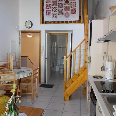 Studios Castellane Bagian luar foto