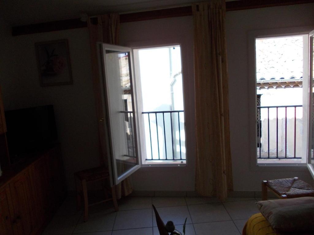 Studios Castellane Bagian luar foto